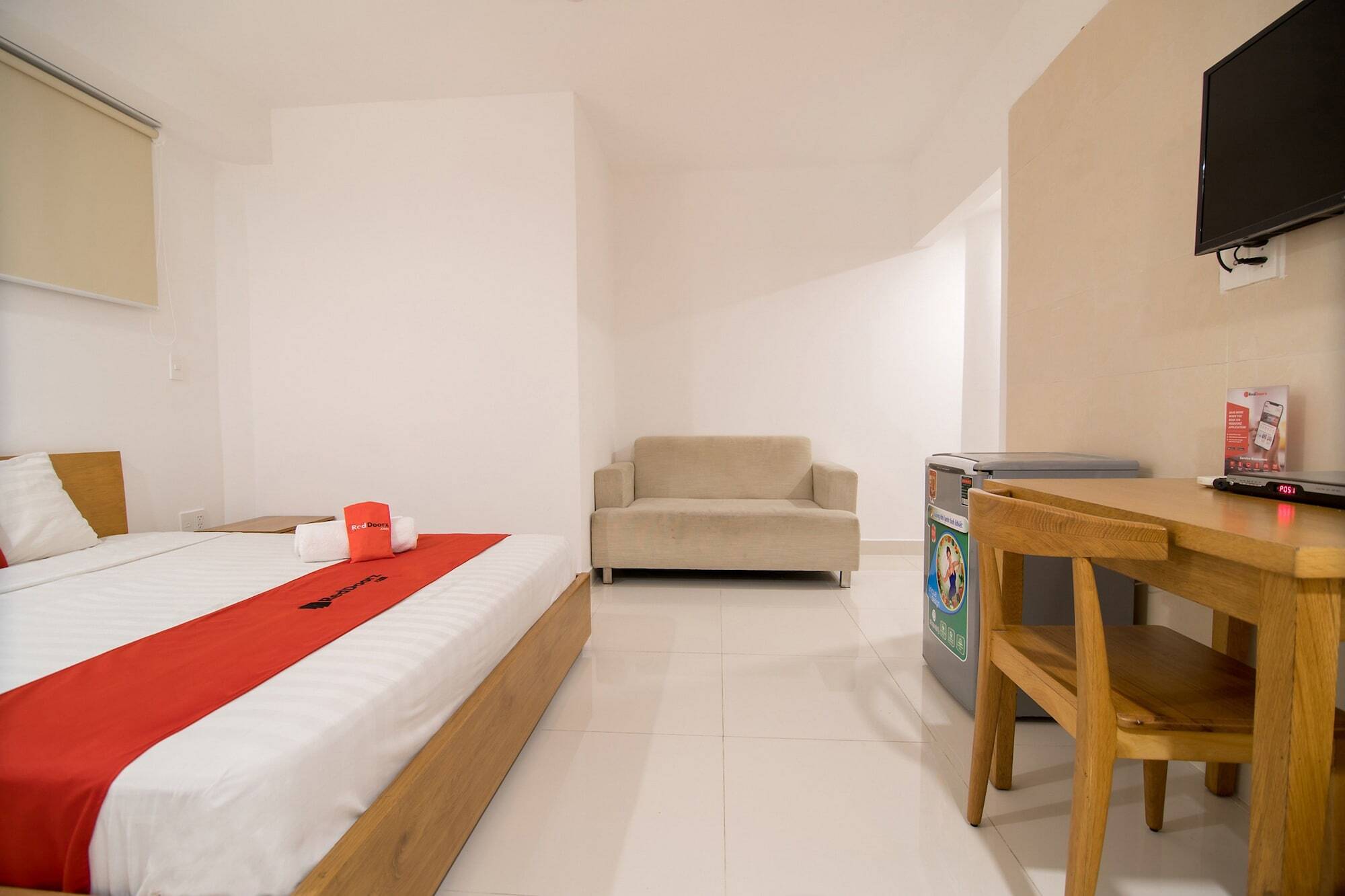 Reddoorz Plus Near Secc D7 Ho Chi Minh-stad Buitenkant foto