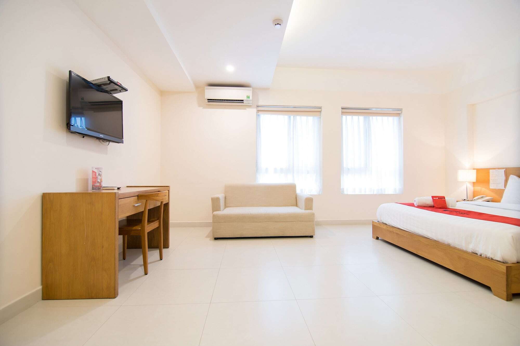 Reddoorz Plus Near Secc D7 Ho Chi Minh-stad Buitenkant foto