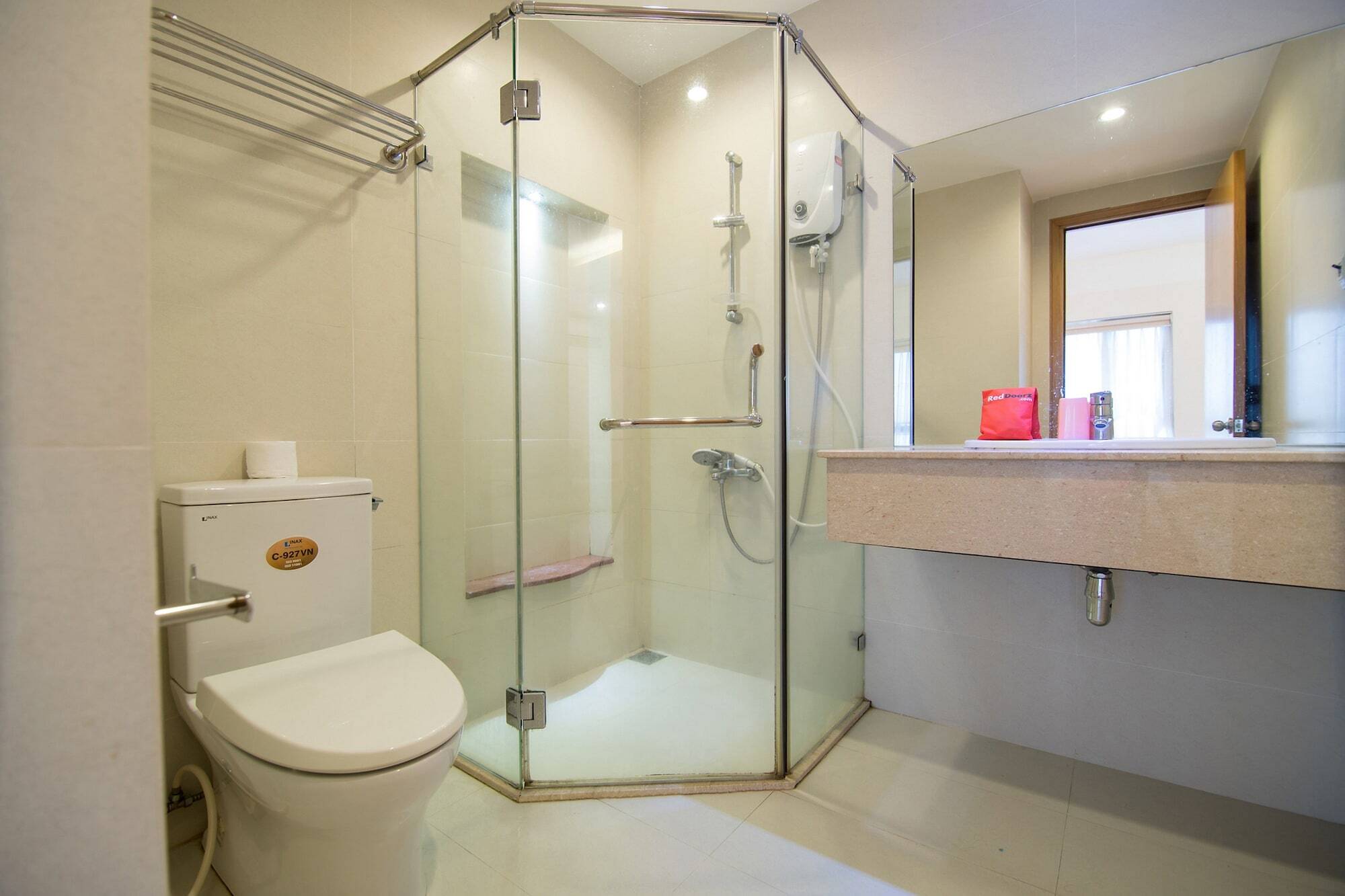 Reddoorz Plus Near Secc D7 Ho Chi Minh-stad Buitenkant foto
