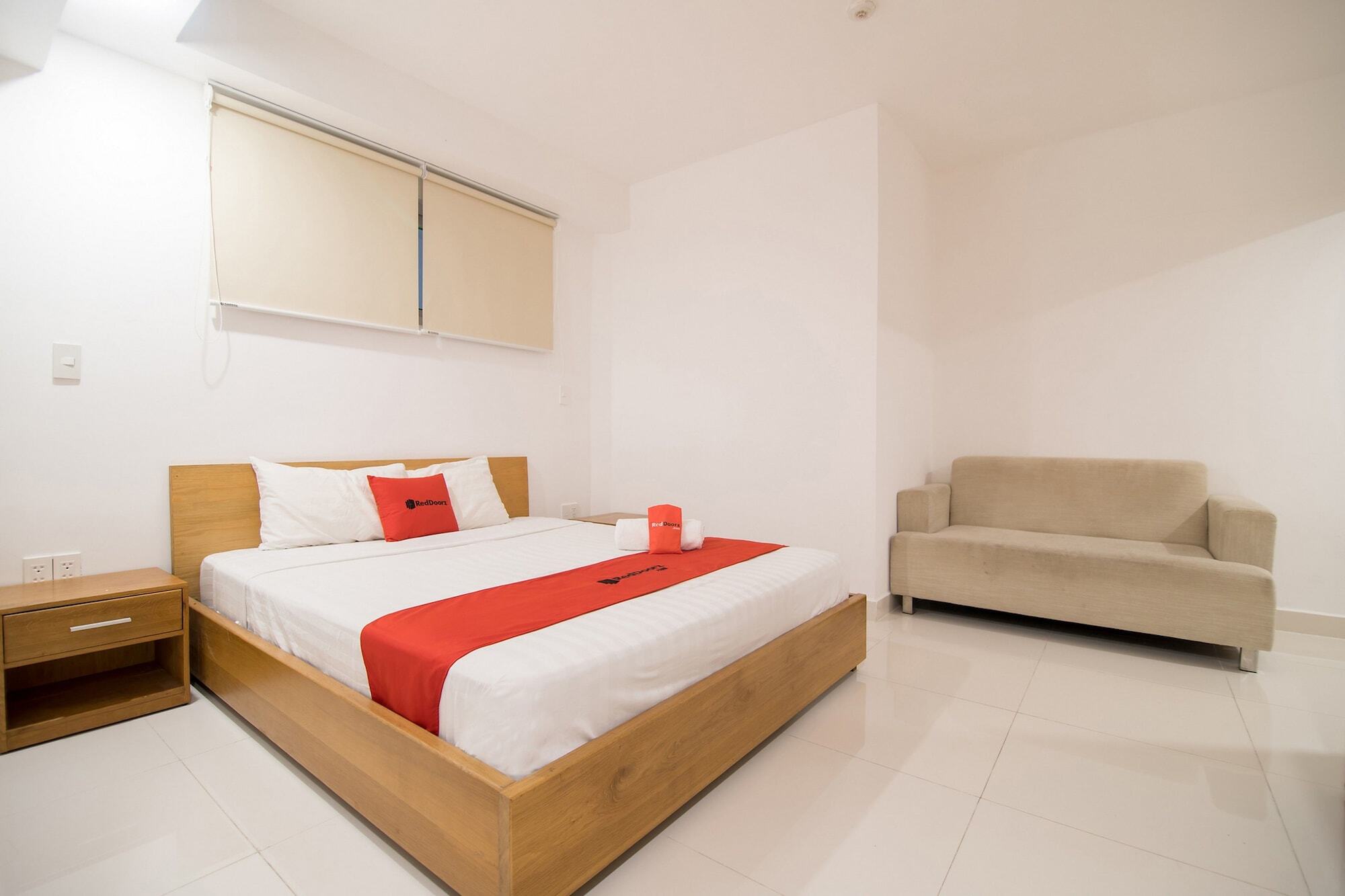 Reddoorz Plus Near Secc D7 Ho Chi Minh-stad Buitenkant foto