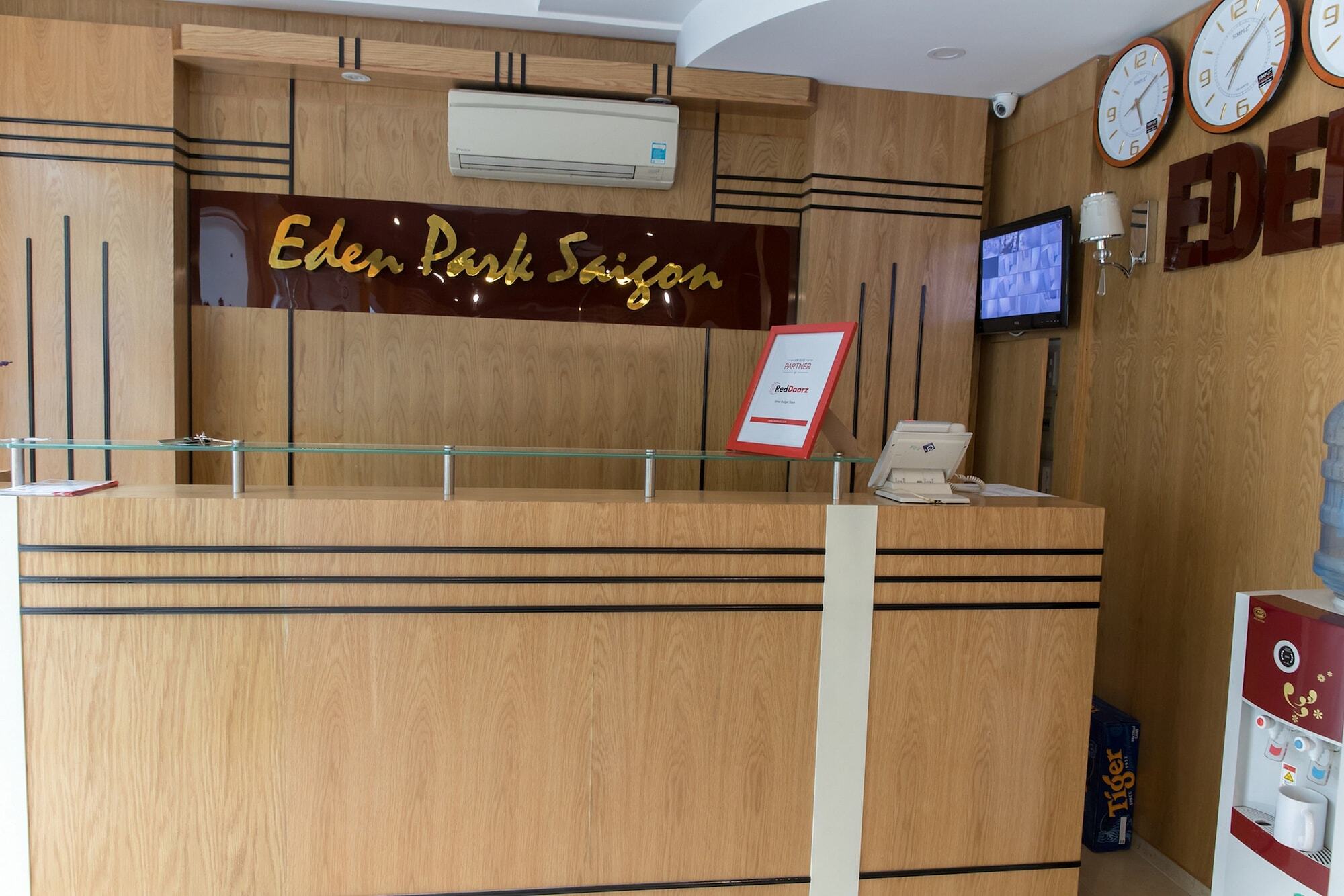Reddoorz Plus Near Secc D7 Ho Chi Minh-stad Buitenkant foto