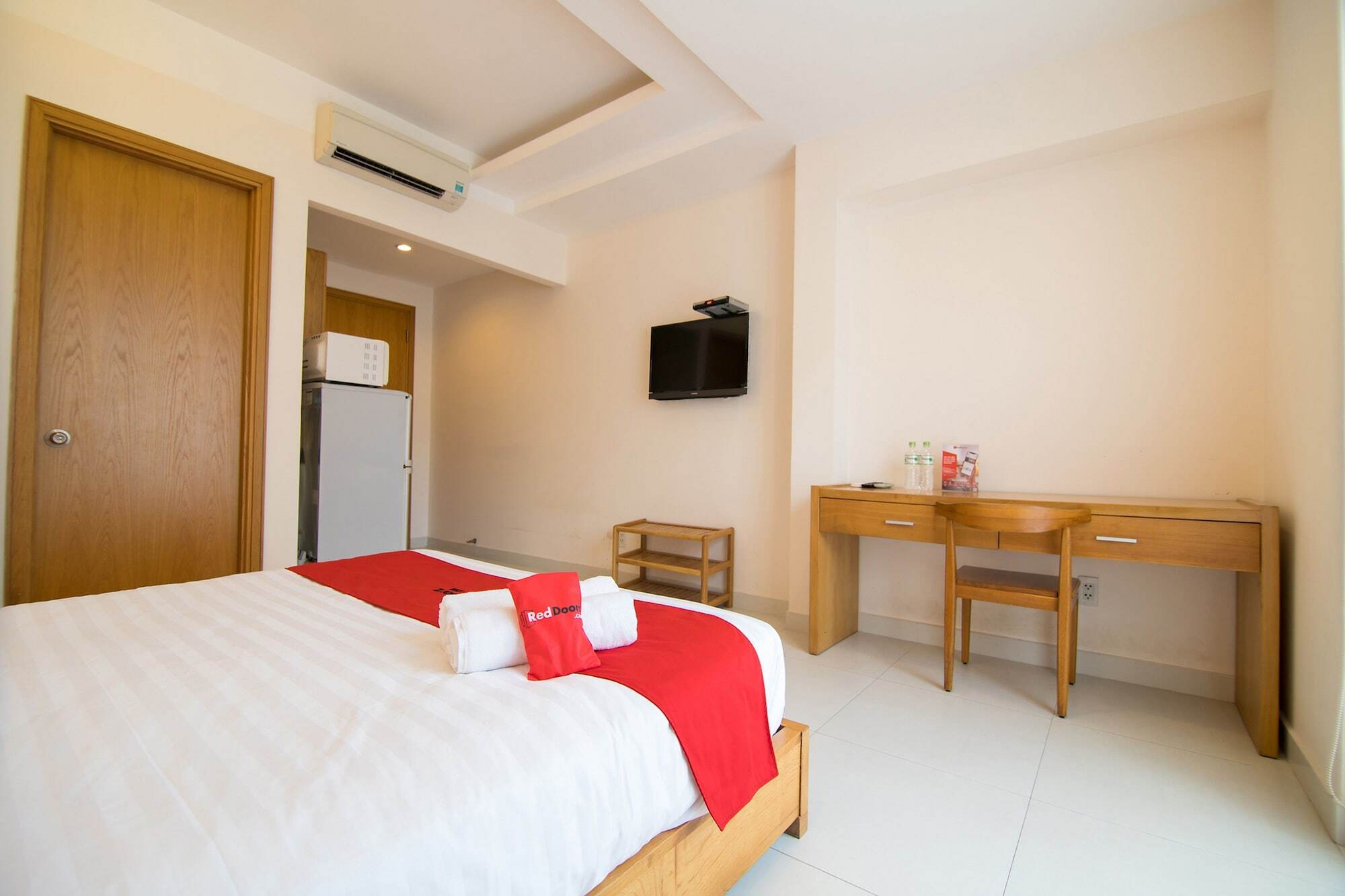 Reddoorz Plus Near Secc D7 Ho Chi Minh-stad Buitenkant foto