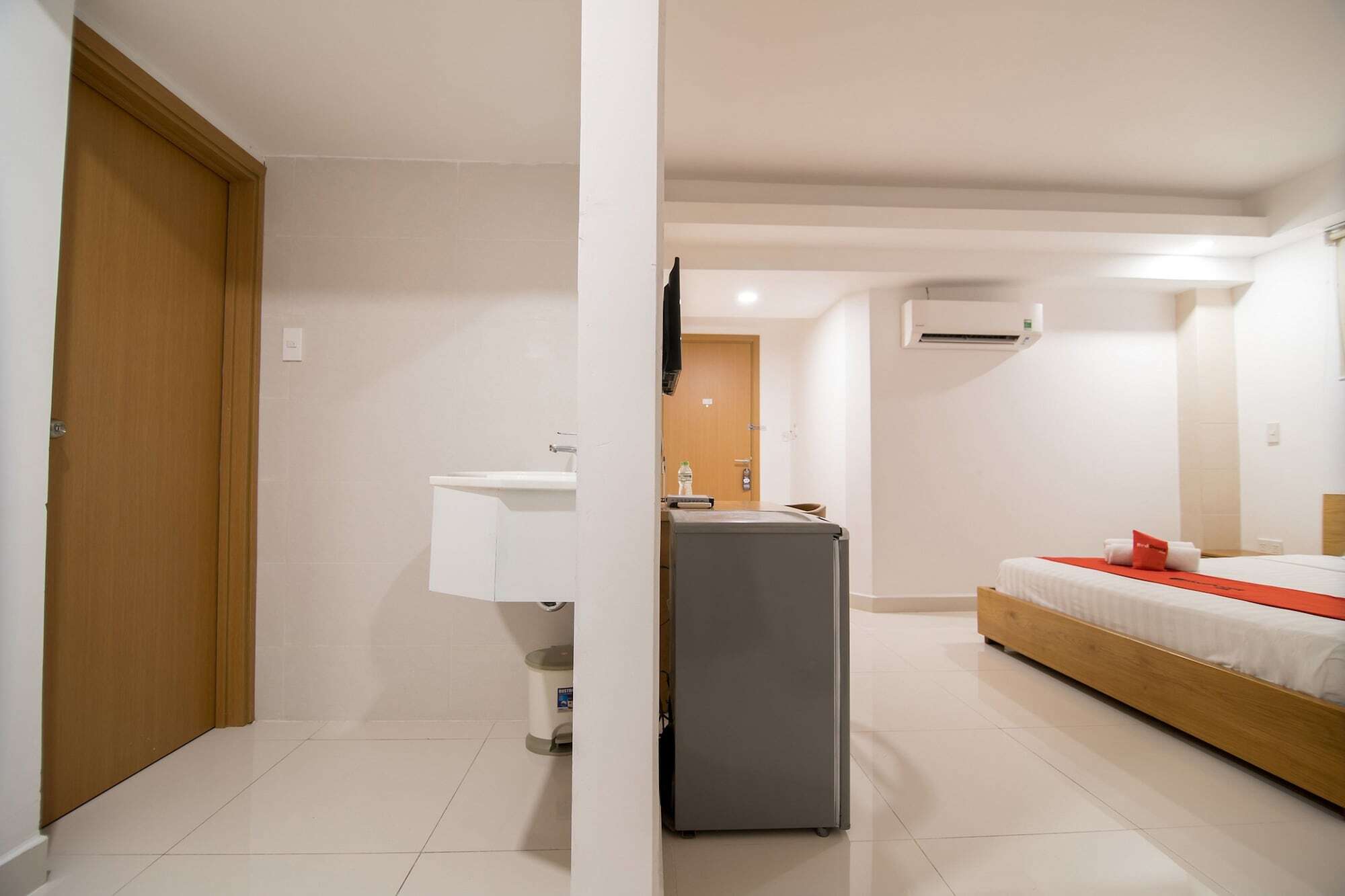 Reddoorz Plus Near Secc D7 Ho Chi Minh-stad Buitenkant foto
